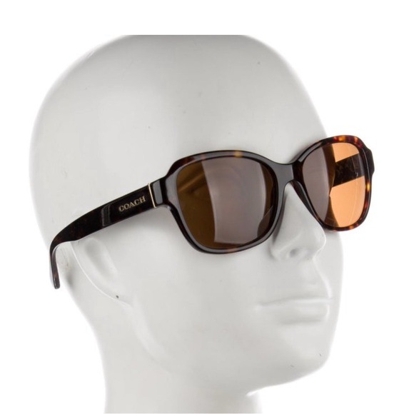 • Coach Sunglasses
• Brown Tortoiseshell Acetate
• Polarized Tinted Lenses - Picture 3 of 3